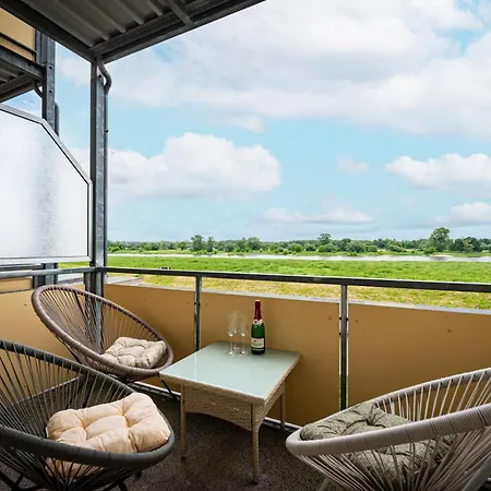 Zauberhafte Ferienwohnung In Barby Balkon Mit Elbblick Am Elbe-Saaleradweg Экстерьер фото