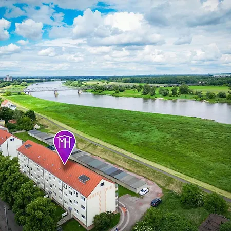 Zauberhafte Ferienwohnung In Barby Balkon Mit Elbblick Am Elbe-Saaleradweg Экстерьер фото