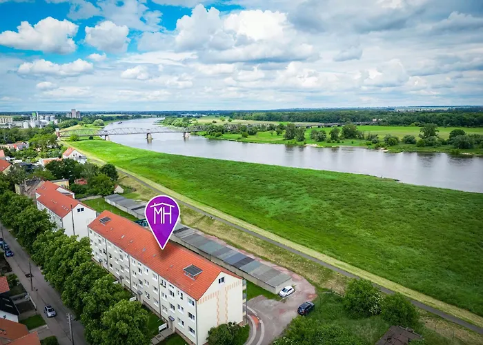 Zauberhafte Ferienwohnung In Barby Balkon Mit Elbblick Am Elbe-Saaleradweg